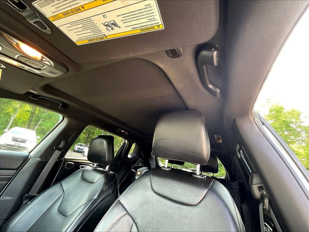 Used 2022 Bright White Clearcoat Jeep Limited image 7