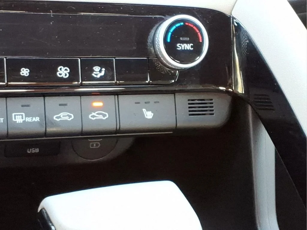 Used 2025 Blue Hyundai Limited image 9