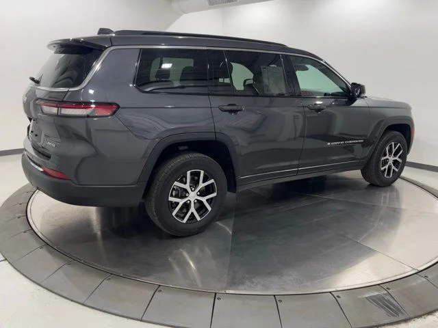 Used 2024 Gray Jeep Limited image 5