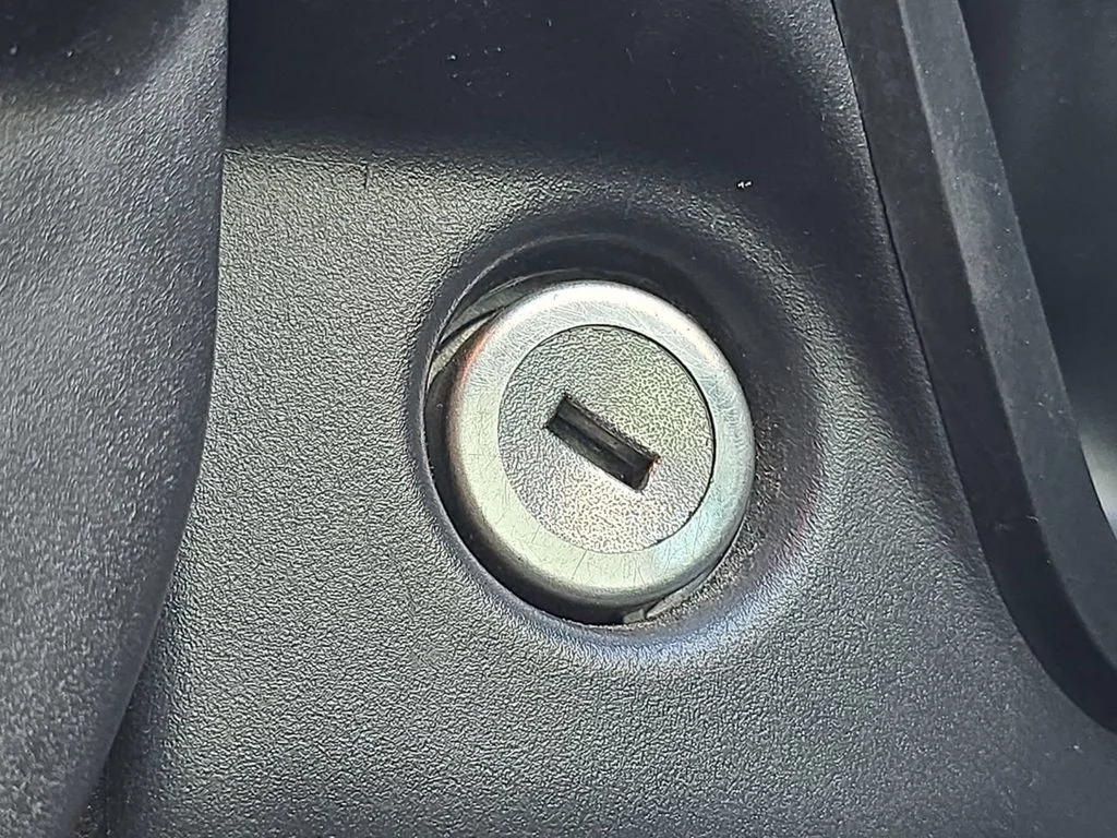 Used 2016 Gray Ford XLT image 17