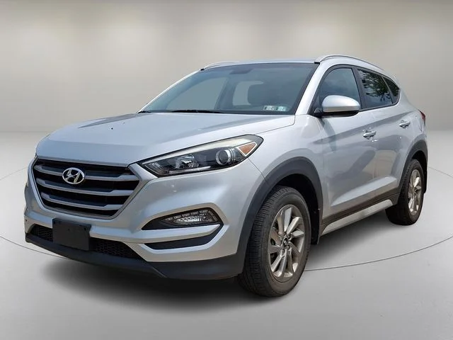 Used 2018 Silver Hyundai SEL image 5