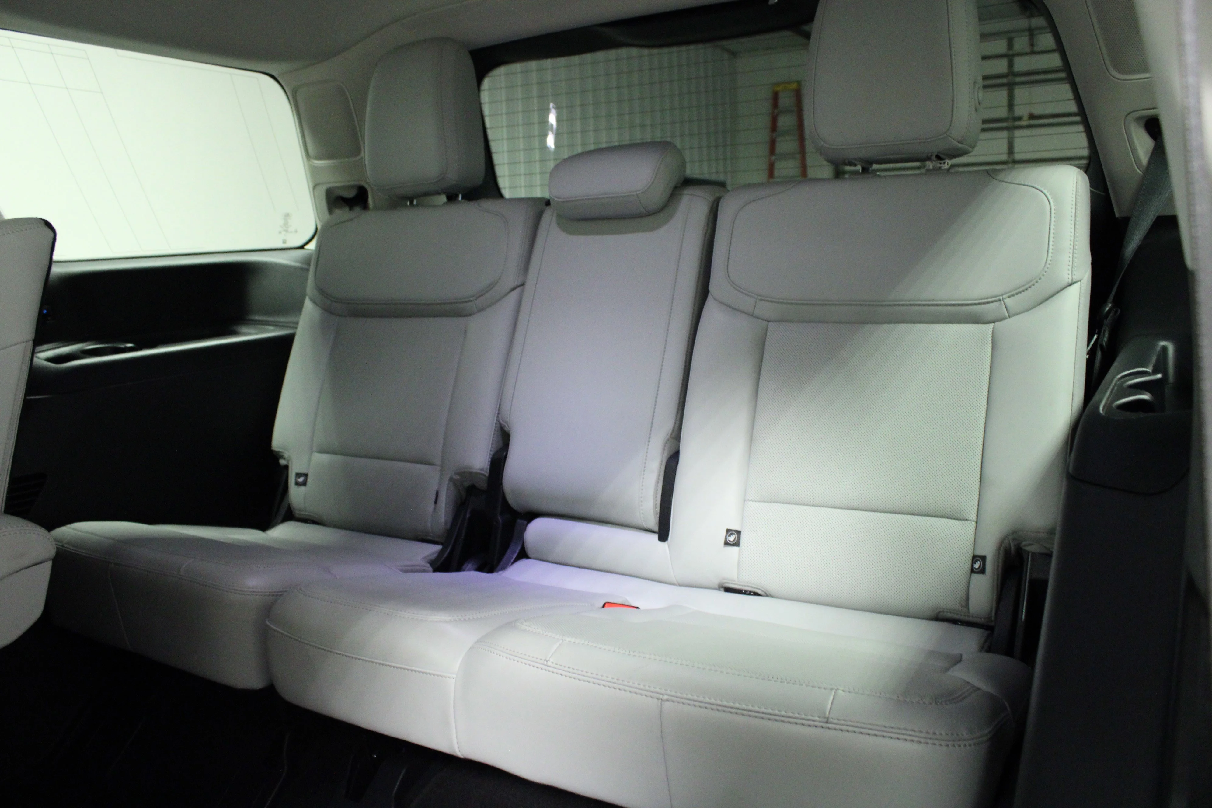 Used 2025 Black Metallic Ford Platinum image 14
