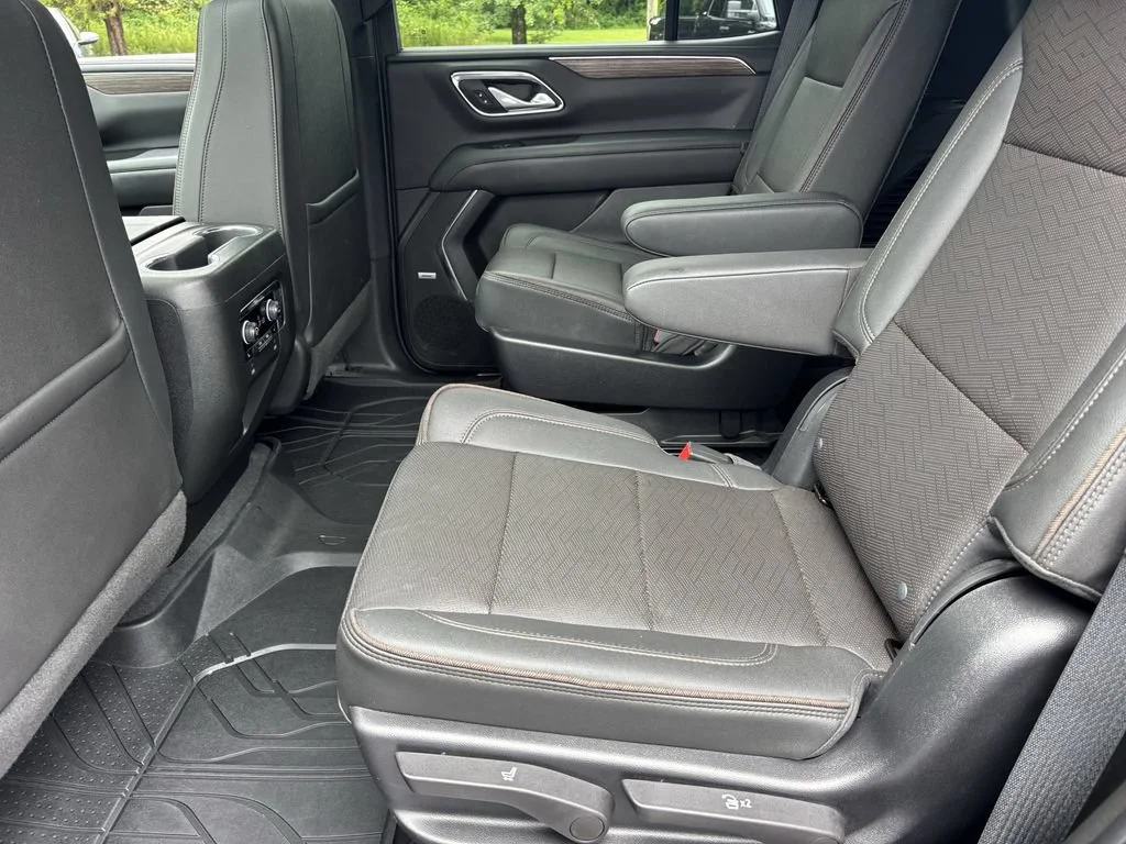 Used 2022 Black Chevrolet High Country image 18