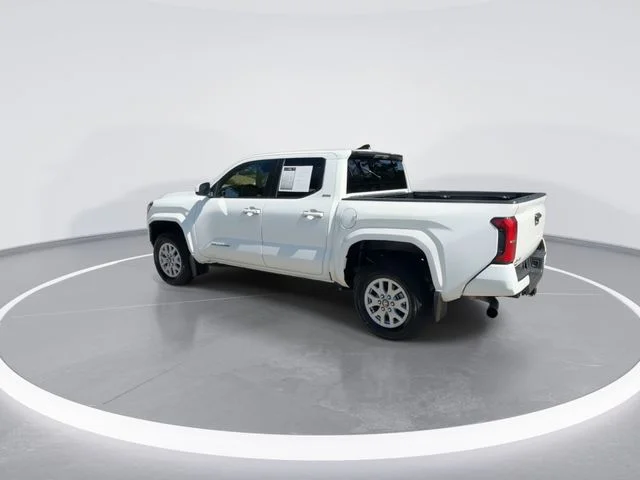 Used 2025 White Toyota SR5 image 6