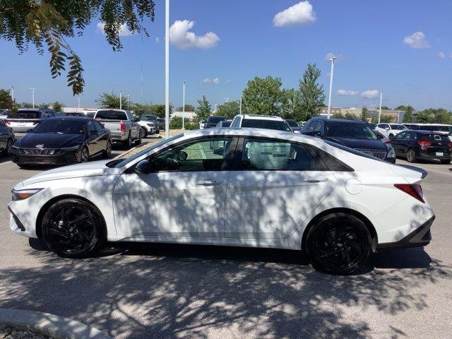 New 2026 White Hyundai SEL Sport image 7