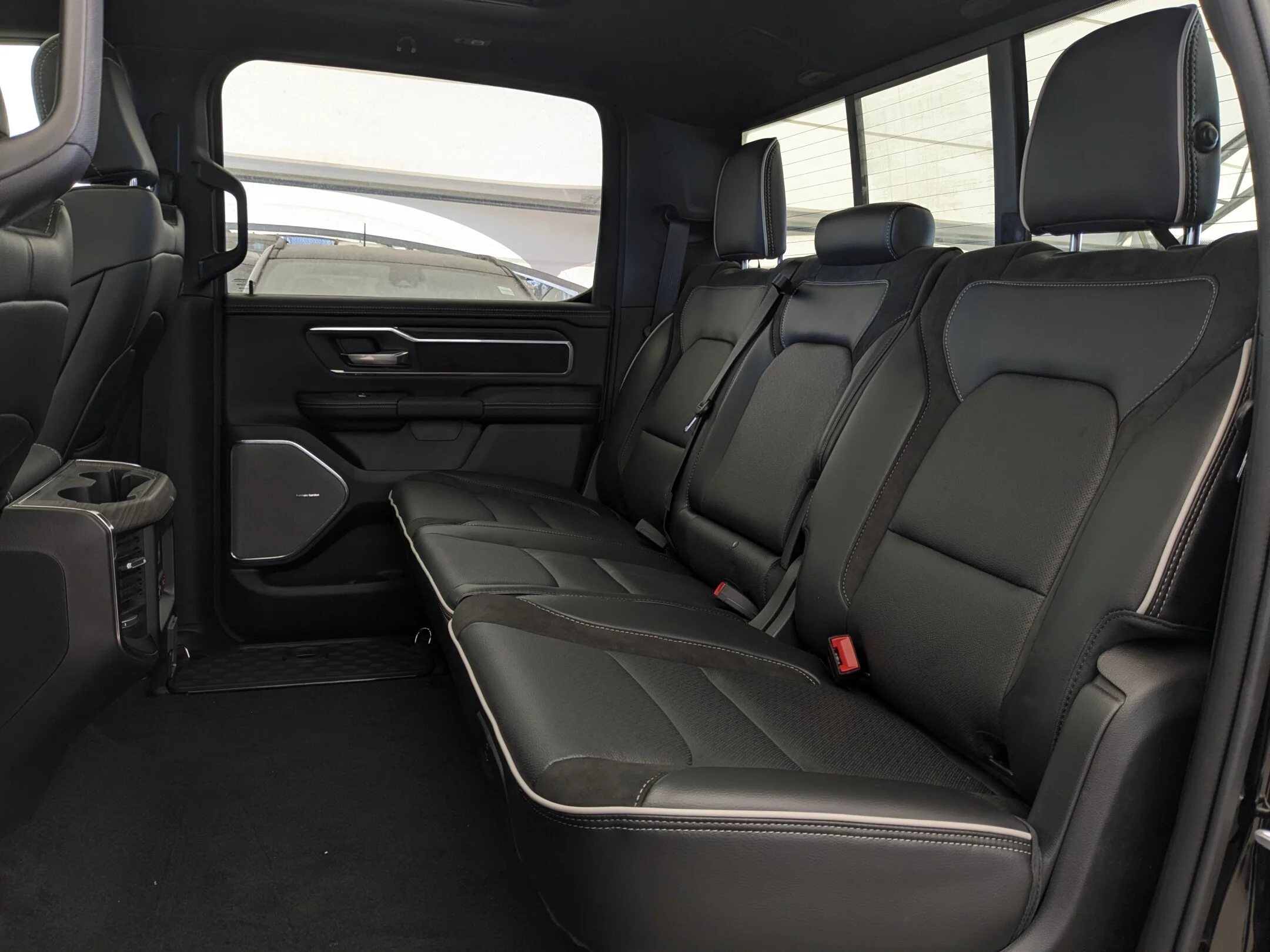 New 2026 Black RAM Laramie - - Night Edition - Level 2 Grp - Pano Sunroof - Harman/Kardon Audio & More! image 33