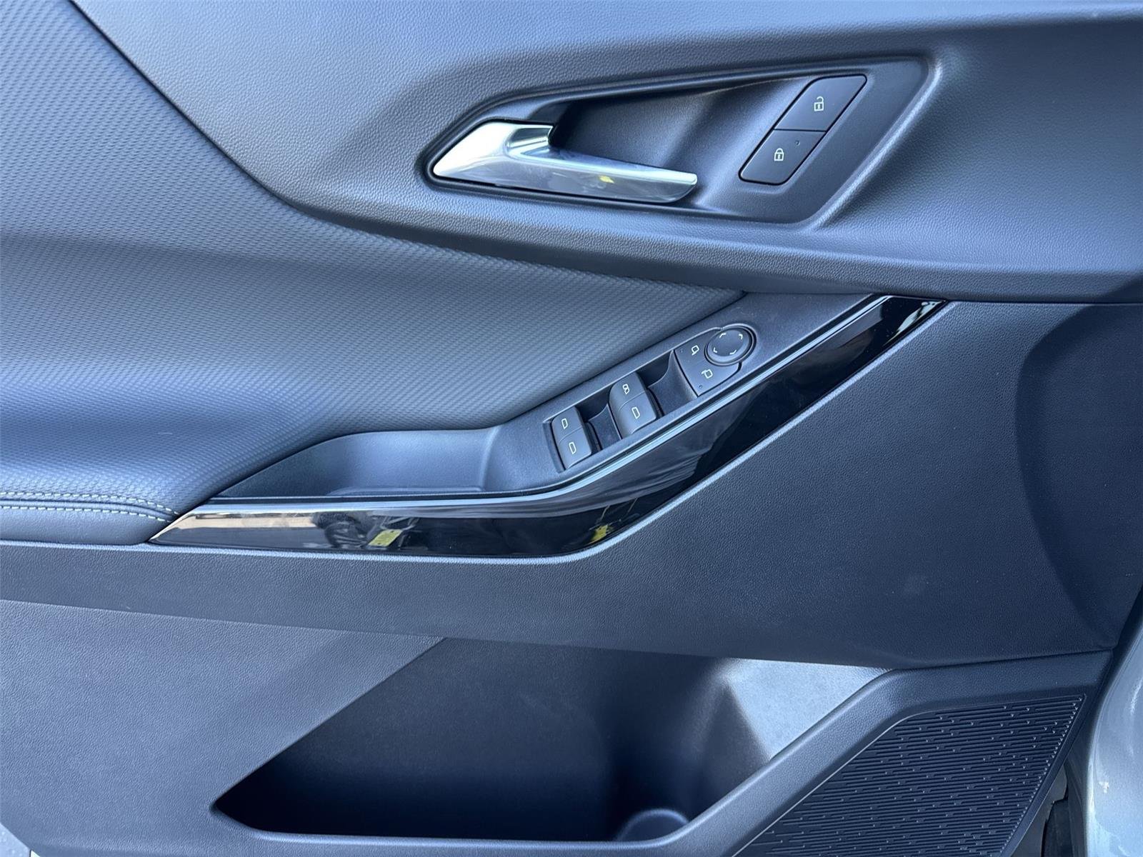 2026 Chevrolet Equinox LT - Photo 27