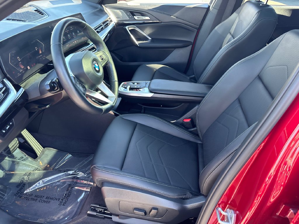 Used 2026 Vegas Red Metallic BMW xDrive28i image 23