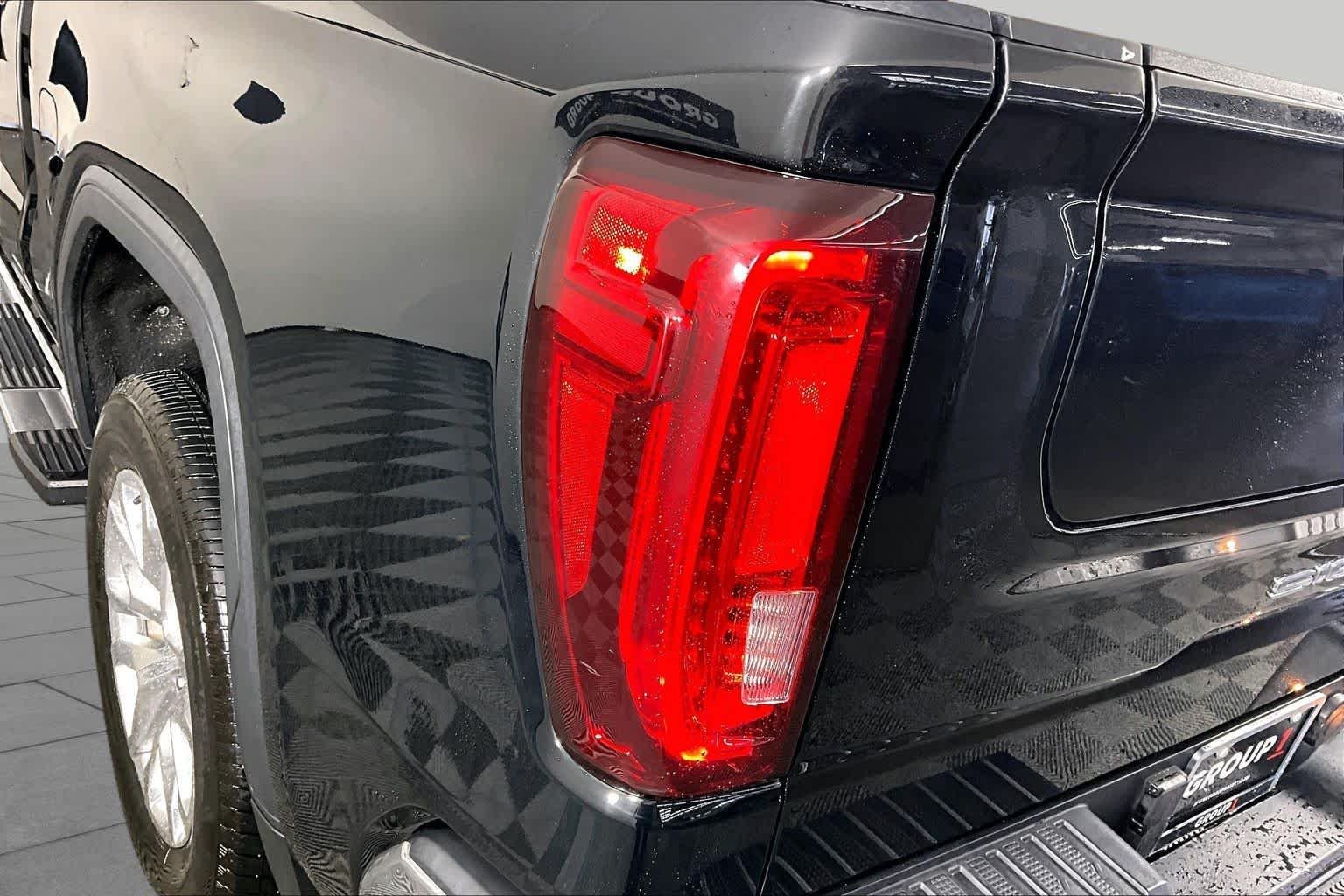 Used 2020 Onyx Black GMC SLT image 27