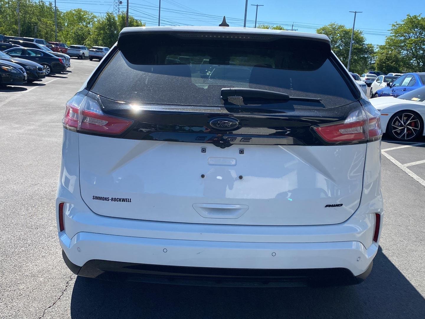 Used 2023 Oxford White Ford SE image 3