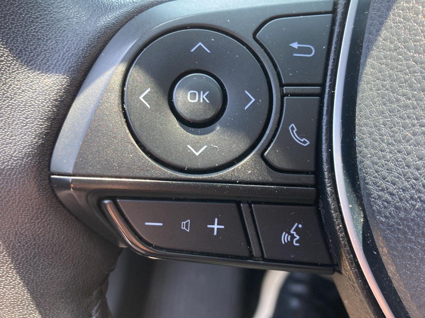 Used 2022 Magnetic Gray Metallic Toyota XLE Premium image 21