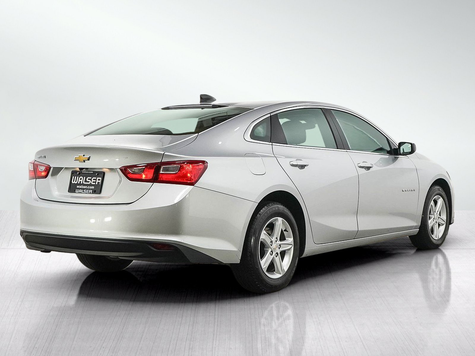 Used 2022 Silver Ice Metallic Chevrolet LS image 5