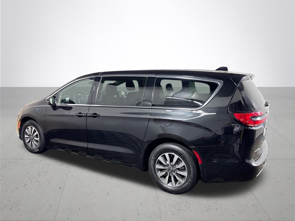 Used 2023 Black Chrysler Touring L image 8