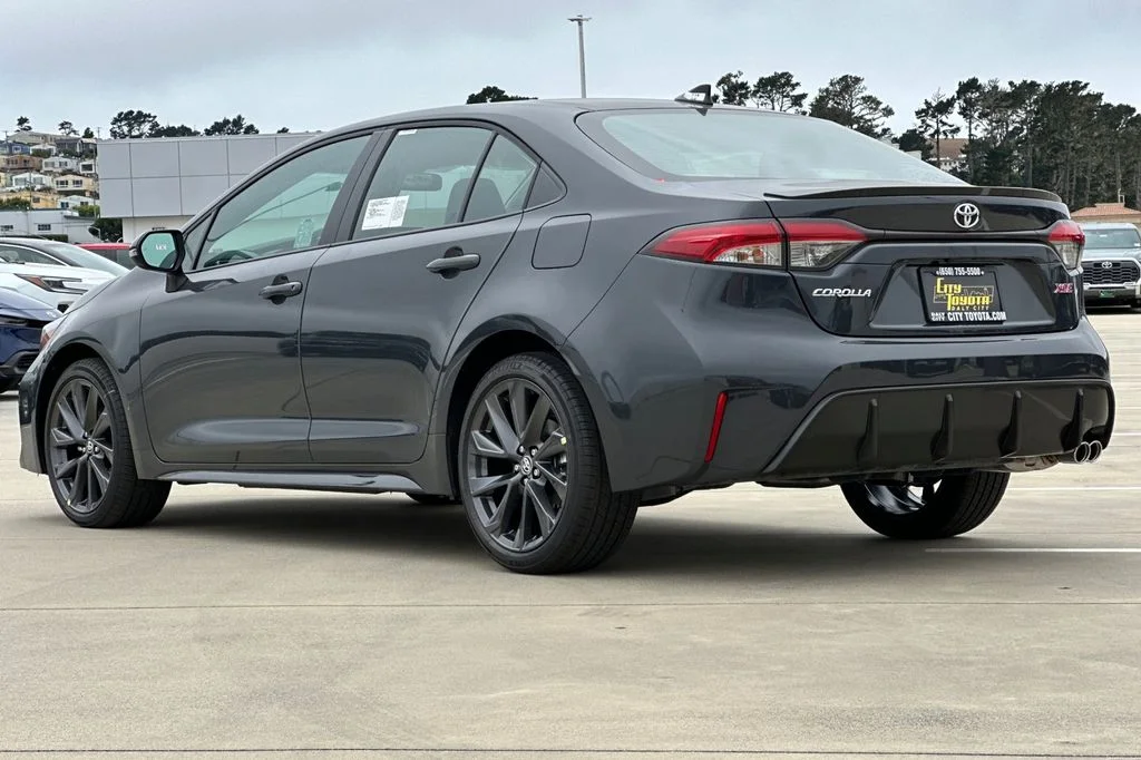New 2026 Underground with Midnight Black Metallic roof <sup>1</sup> Toyota  XSE image 6