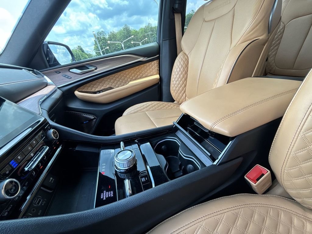 Used 2024 Gray Jeep Summit image 24