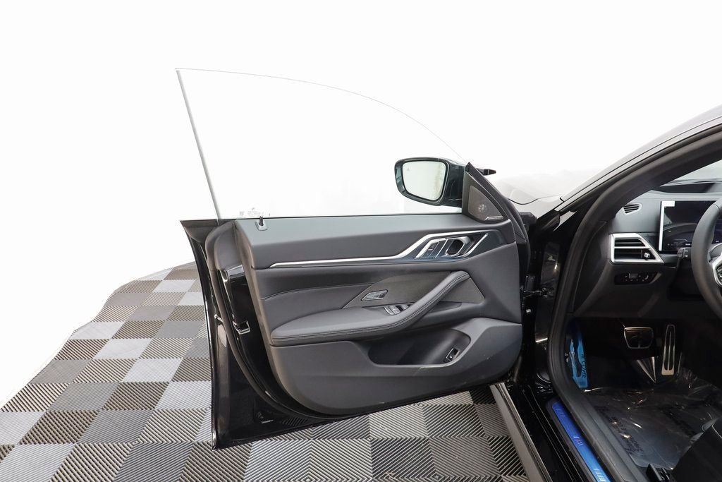 New 2026 Black Sapphire Metallic BMW M440i xDrive image 5