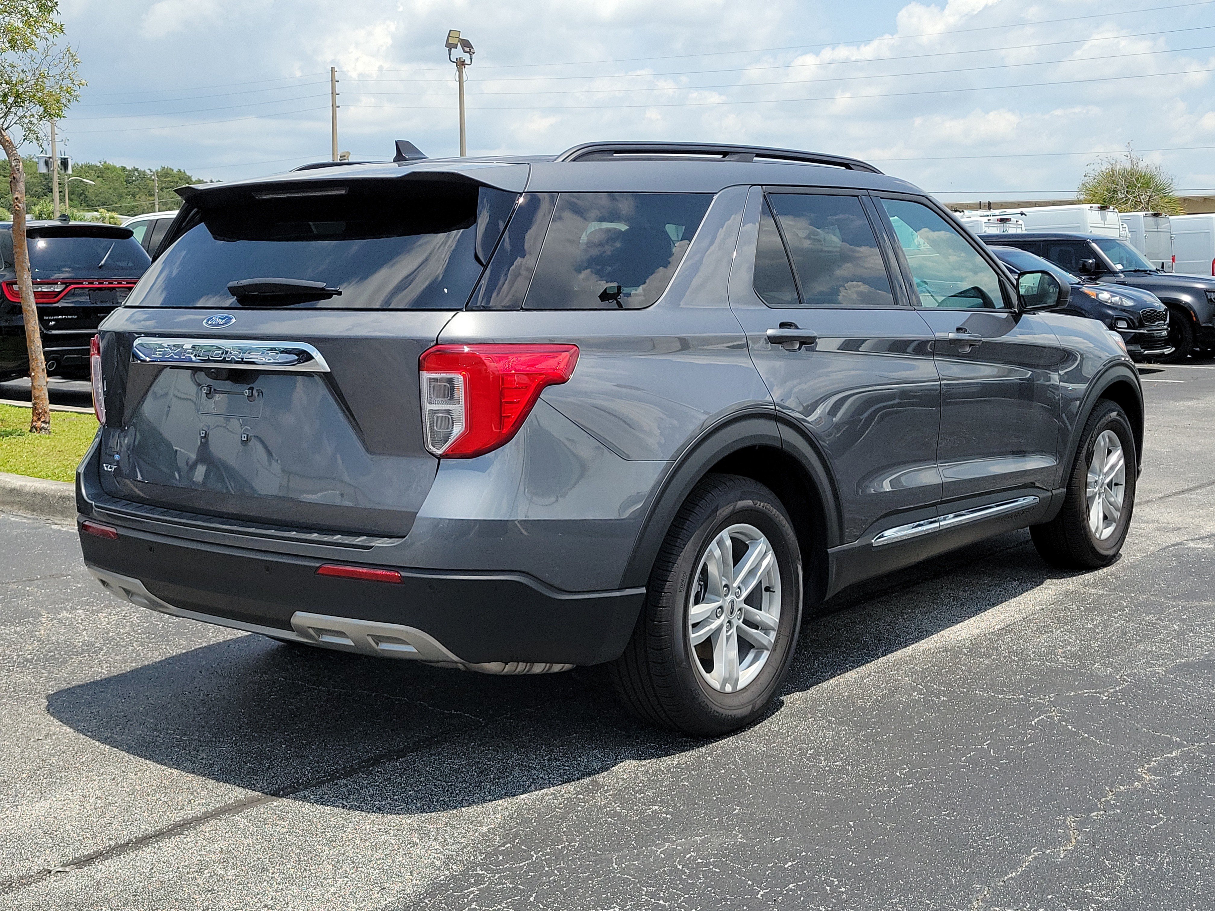 Used 2024 Gray Metallic Ford XLT image 7