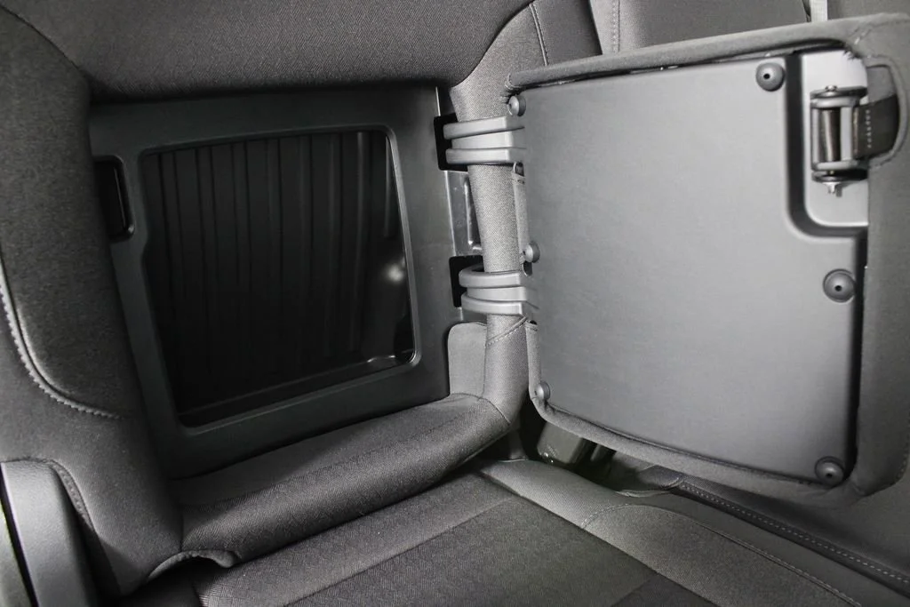 New 2026 Sterling Metallic GMC Elevation image 15