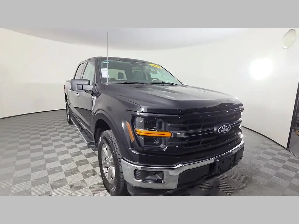 Used 2025 Black Metallic Ford XLT image 53