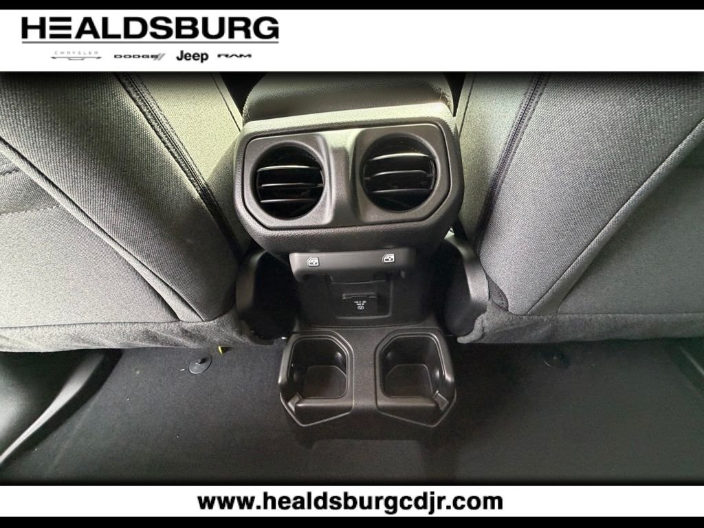 2026 Jeep Wrangler 4-Door Sahara - Photo 13