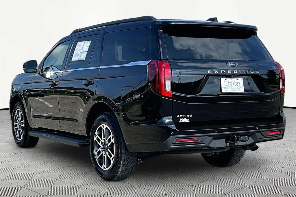 Certified Used 2025 Black Metallic Ford Active image 13