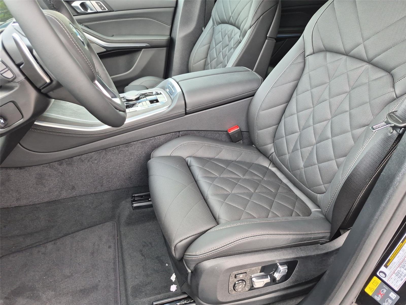 New 2026 Black Sapphire Metallic BMW xDrive50e image 18