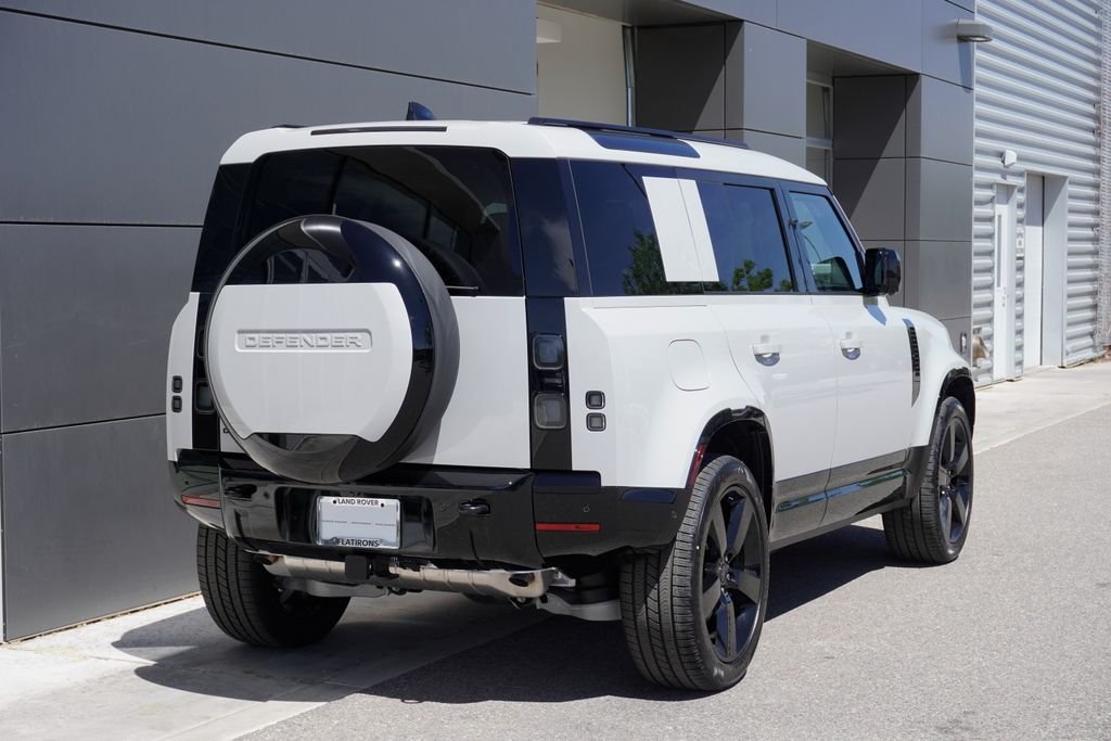 New 2026 Borasco Grey Land Rover X-Dynamic SE image 2