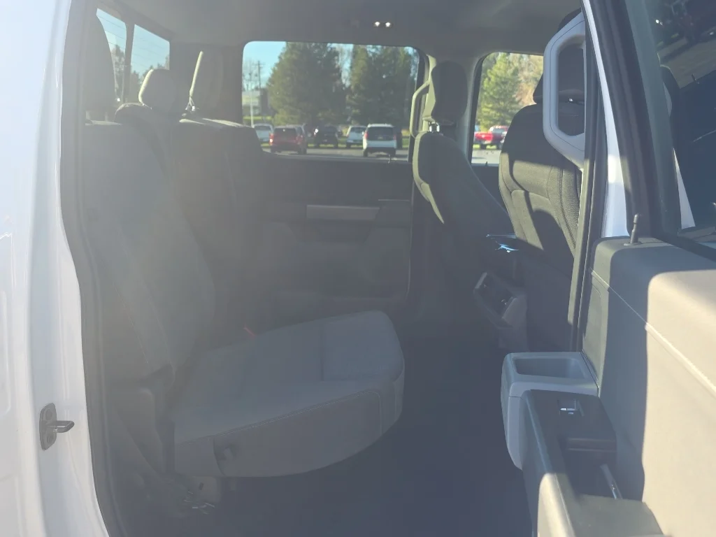 Used 2024 Oxford White Ford XLT image 11