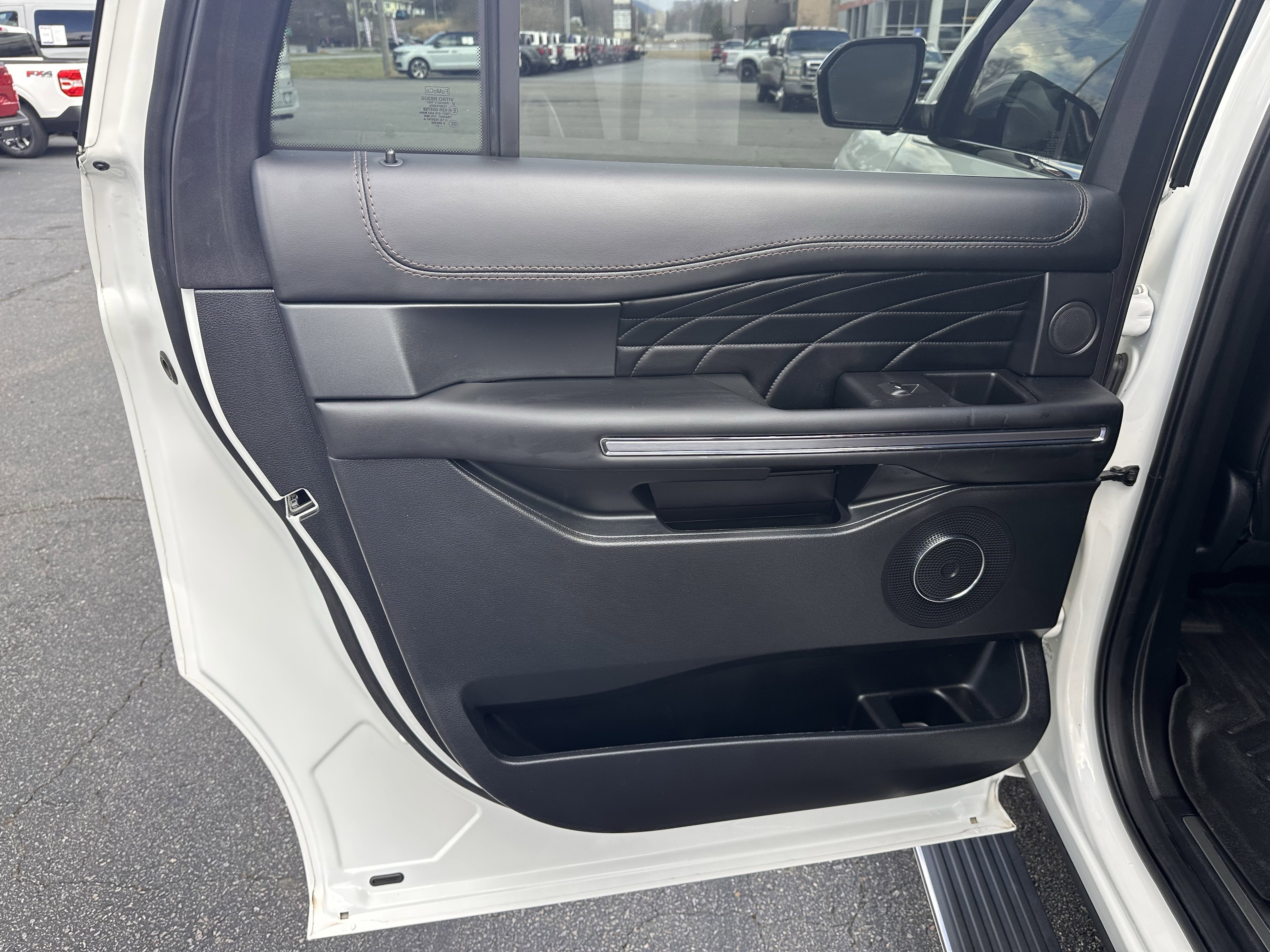 Certified Used 2021 Star White Metallic Tri-Coat Ford Platinum image 12