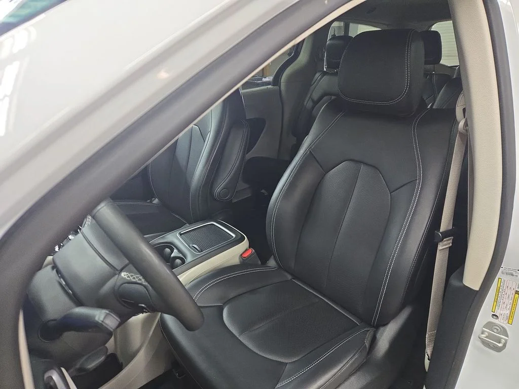 Used 2024 White Chrysler Touring L image 13