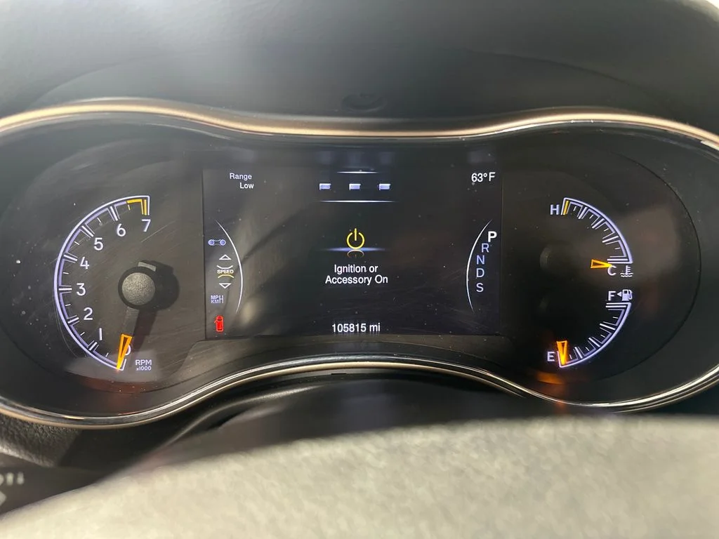 Used 2015 Silver Jeep Laredo image 17