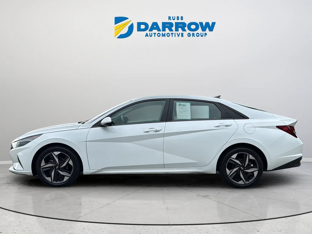 Used 2023 White Hyundai SEL image 2