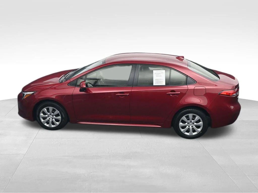 2025 Toyota Corolla LE - Photo 30