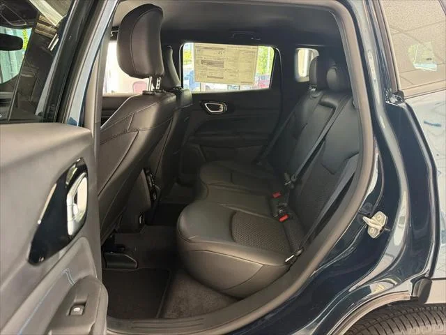 2026 Jeep Compass Latitude Altitude - Photo 11
