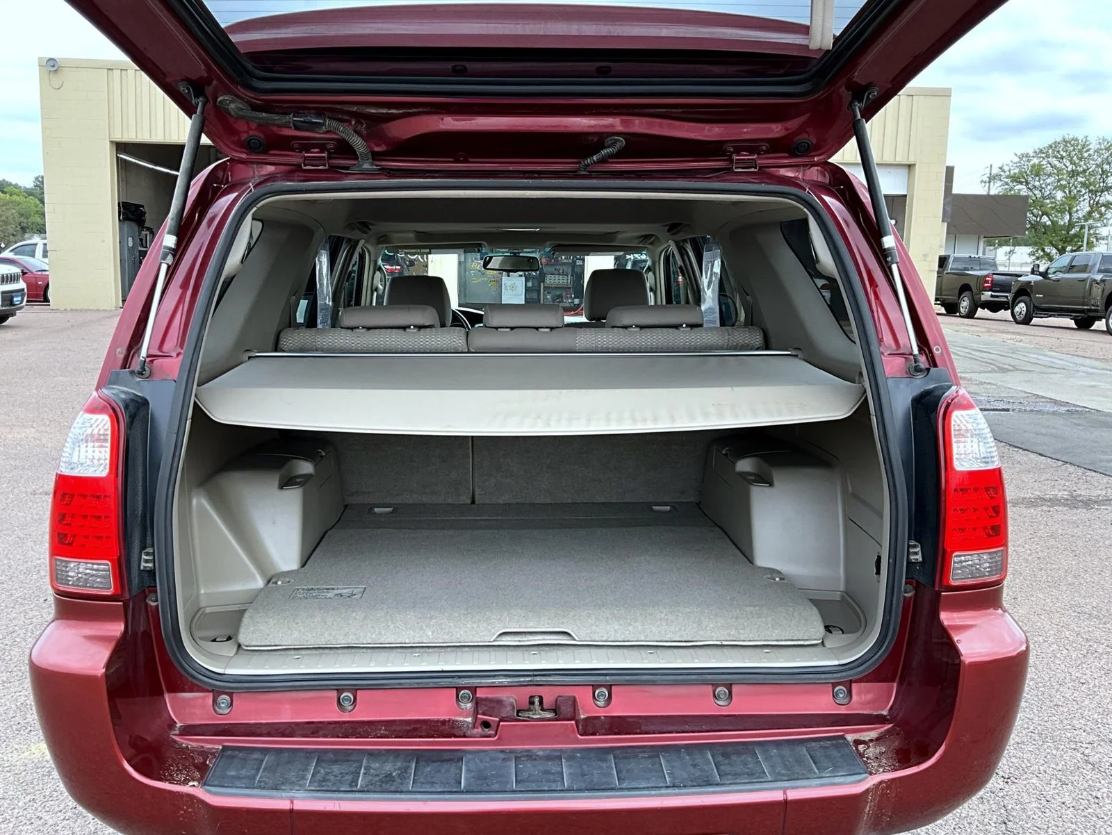 Used 2007 Red Toyota SR5 image 10
