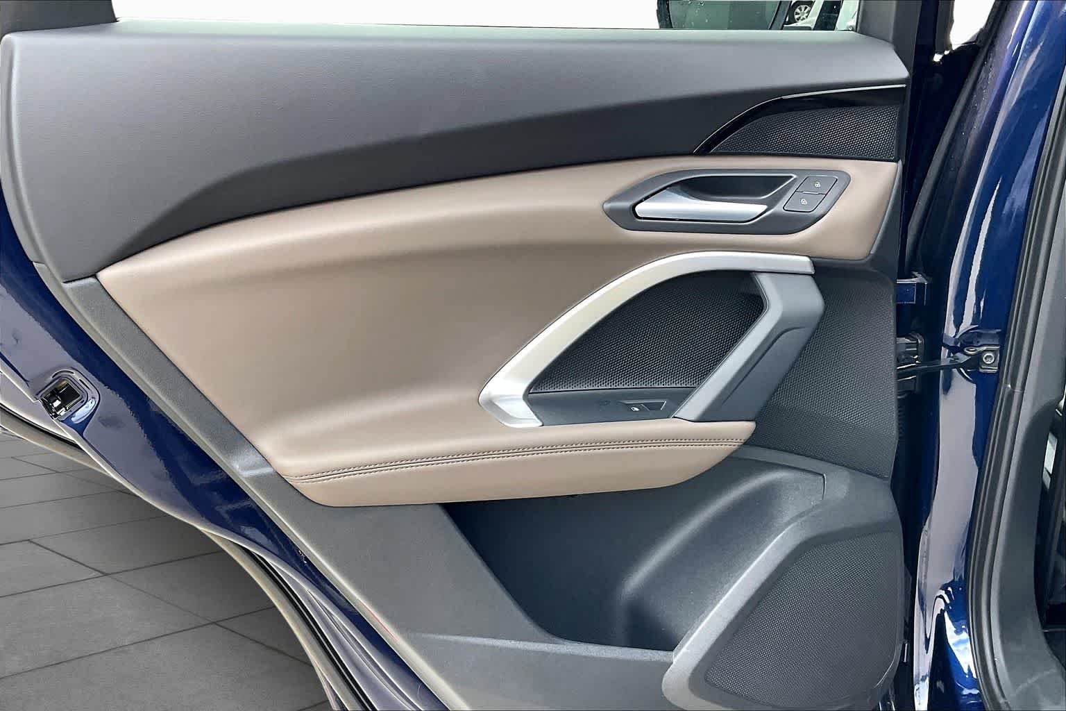 Used 2025 Navarra Blue Metallic Audi Premium image 19