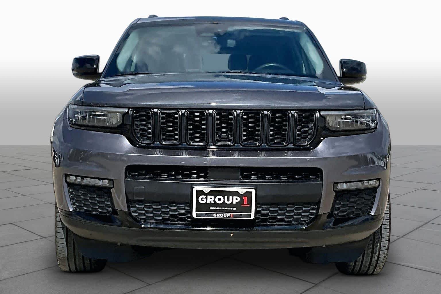 Used 2022 Baltic Gray Metallic Clearcoat Jeep Limited image 4