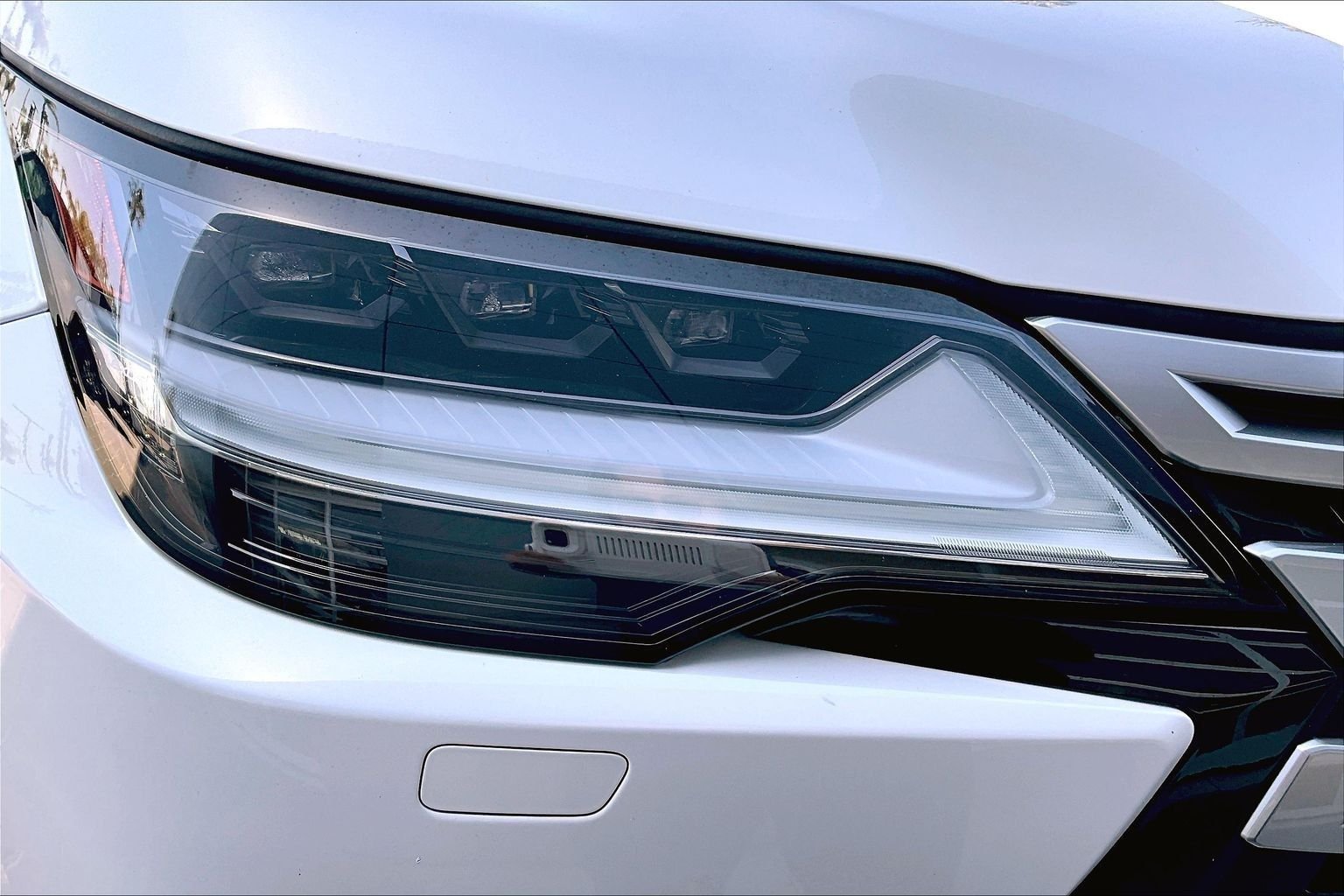 Used 2022 White Lexus 600 Ultra Luxury image 28