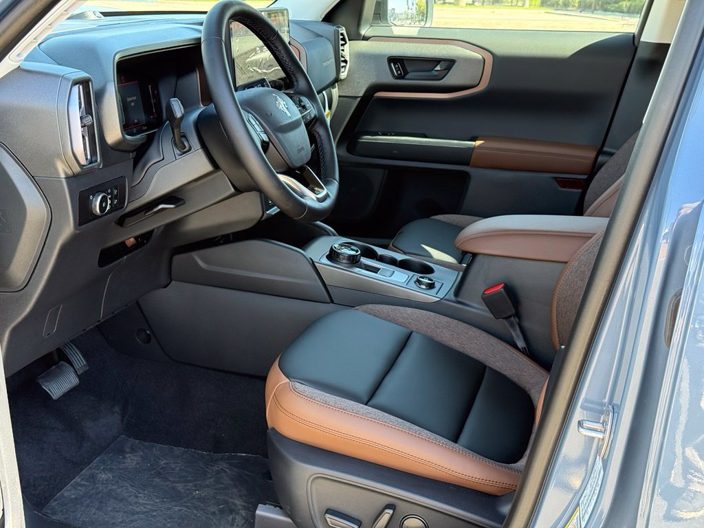 New 2026 Azure Gray Metallic Tri-Coat Ford Outer Banks® image 5