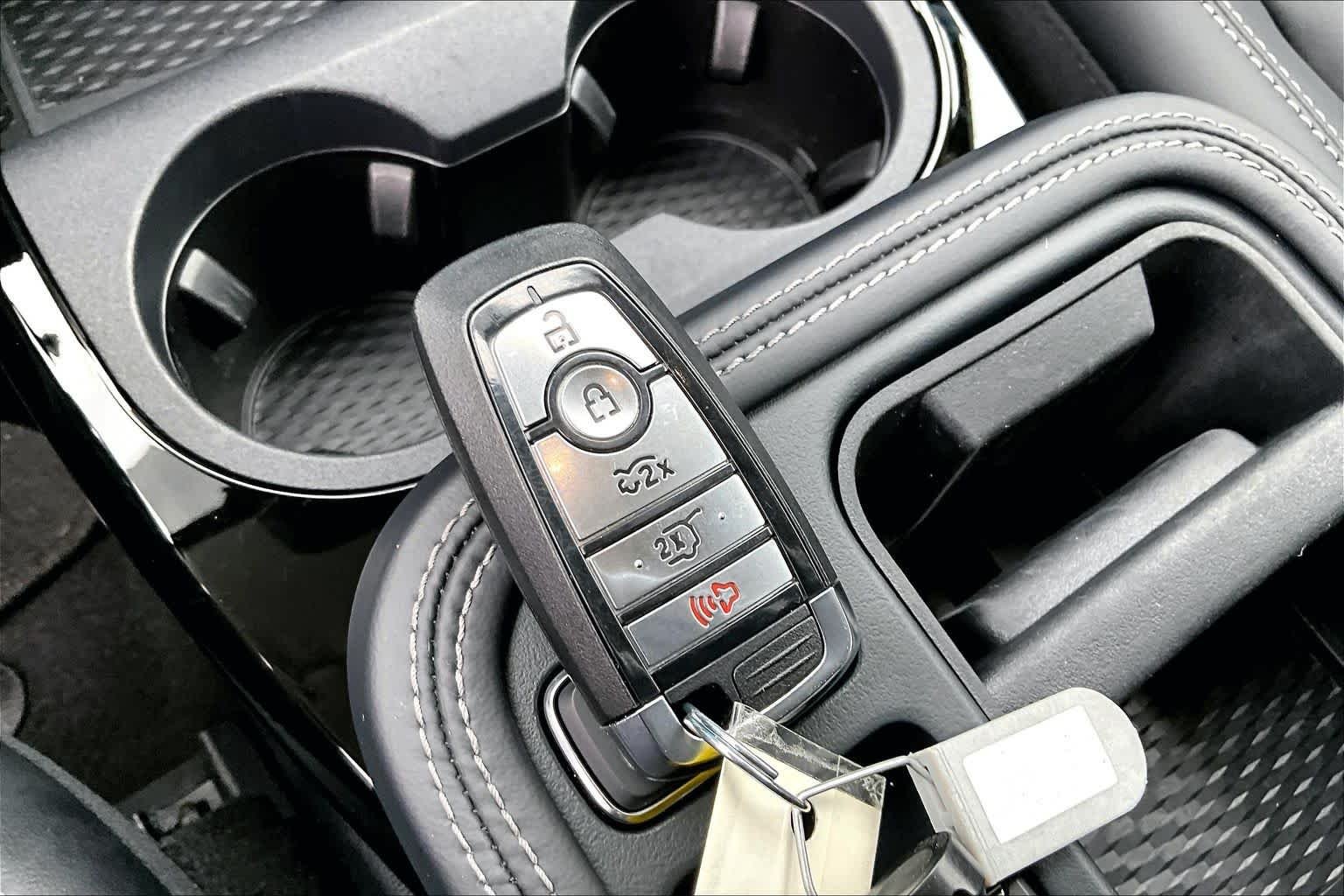 Used 2025 Desert Sand Ford Select image 17