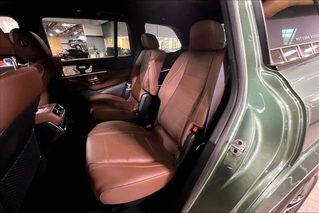 New 2026 MANUFAKTUR Ireland Mid Green Metallic Mercedes-Benz GLS 450 image 7