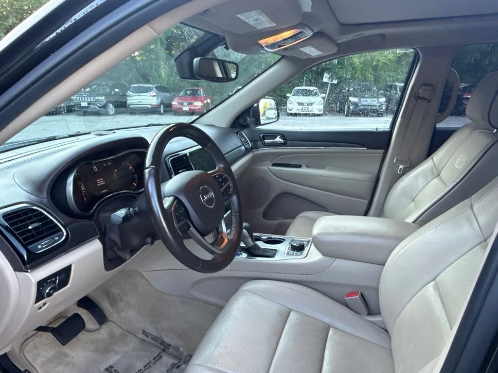 Used 2019 Black Jeep Overland image 14