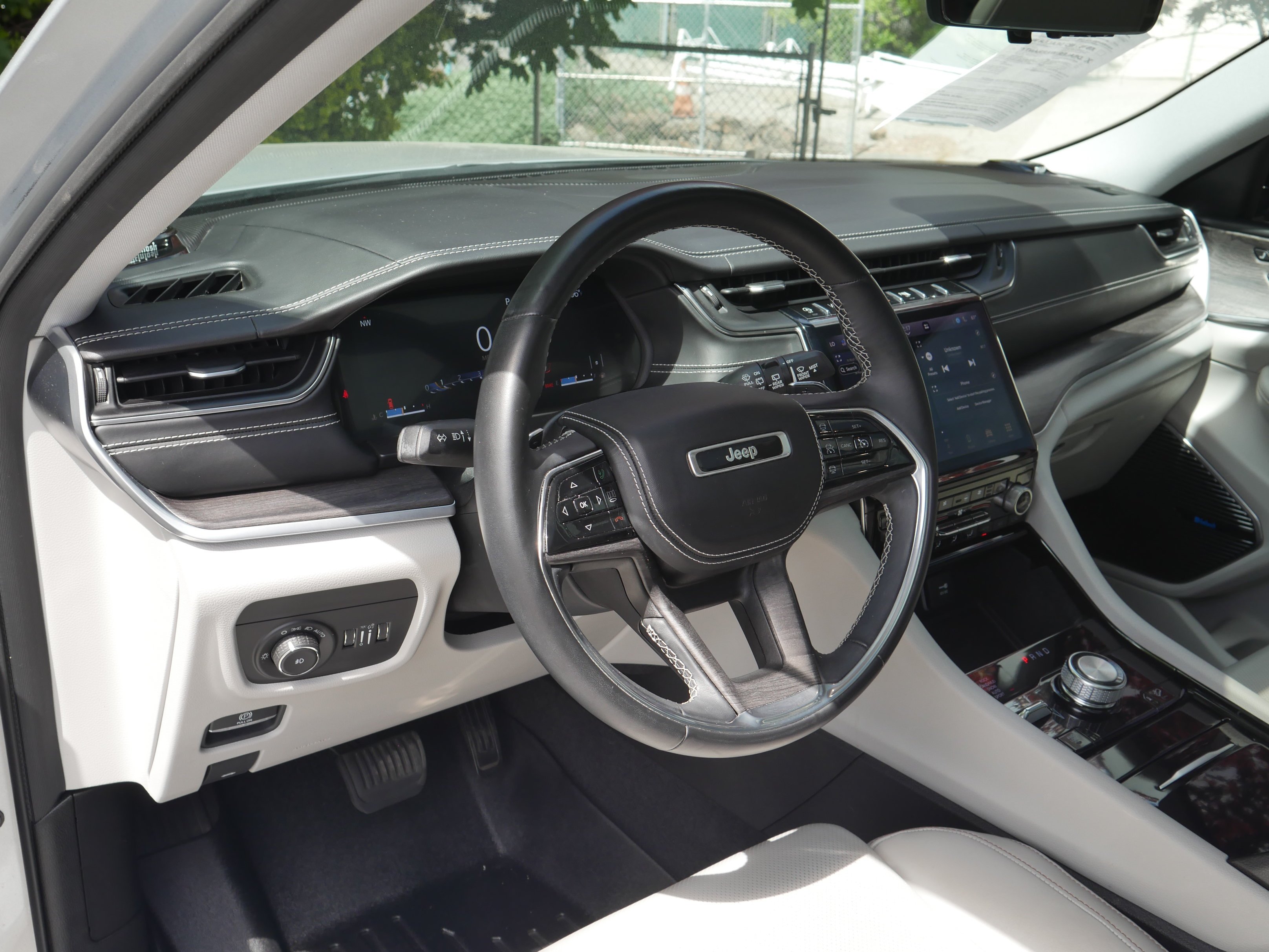 Used 2021 Silver Zynith Jeep Overland image 4