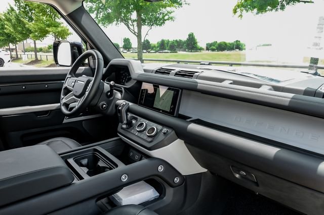 Used 2024 Gray Land Rover S image 19