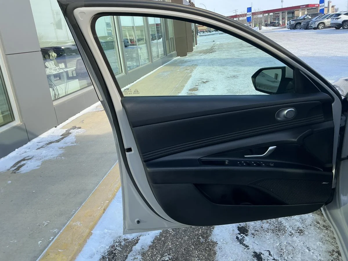 Used 2022 Grey Hyundai Ultimate image 15