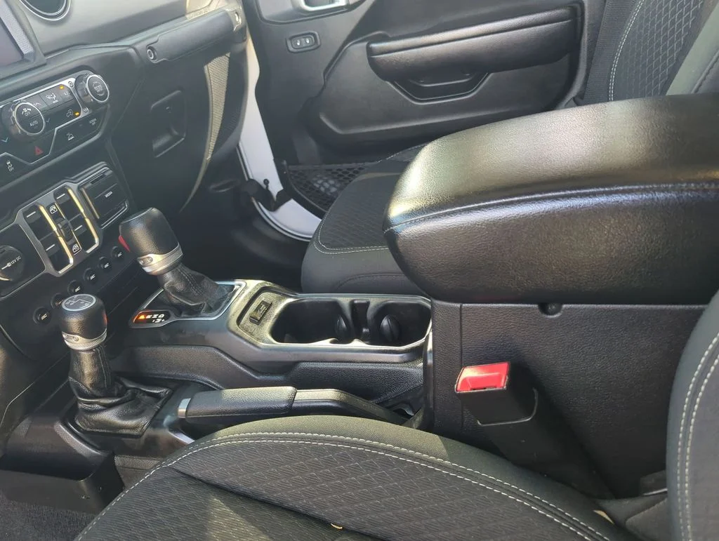 Used 2021 White Jeep Sport image 15