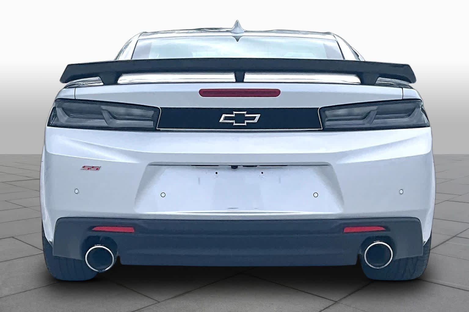 Used 2018 Silver Ice Metallic Chevrolet 2SS image 5