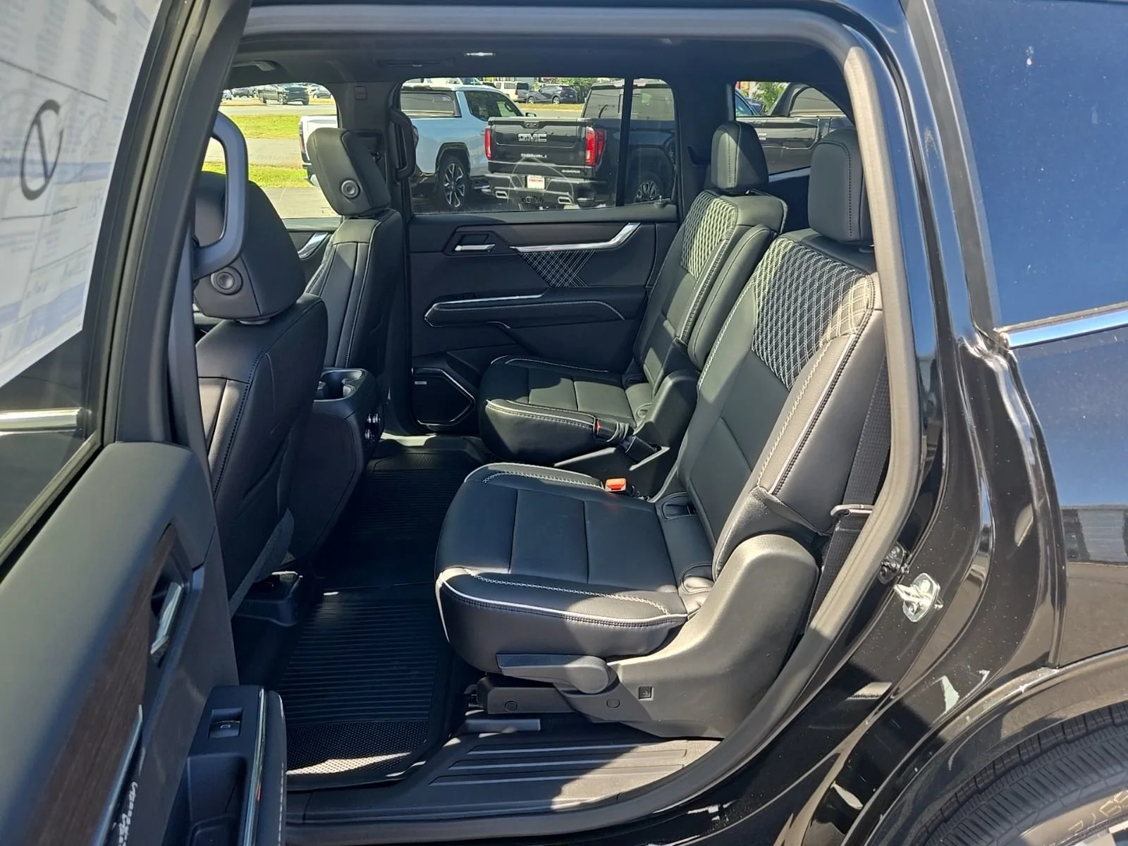 2026 GMC Acadia Denali - Photo 21