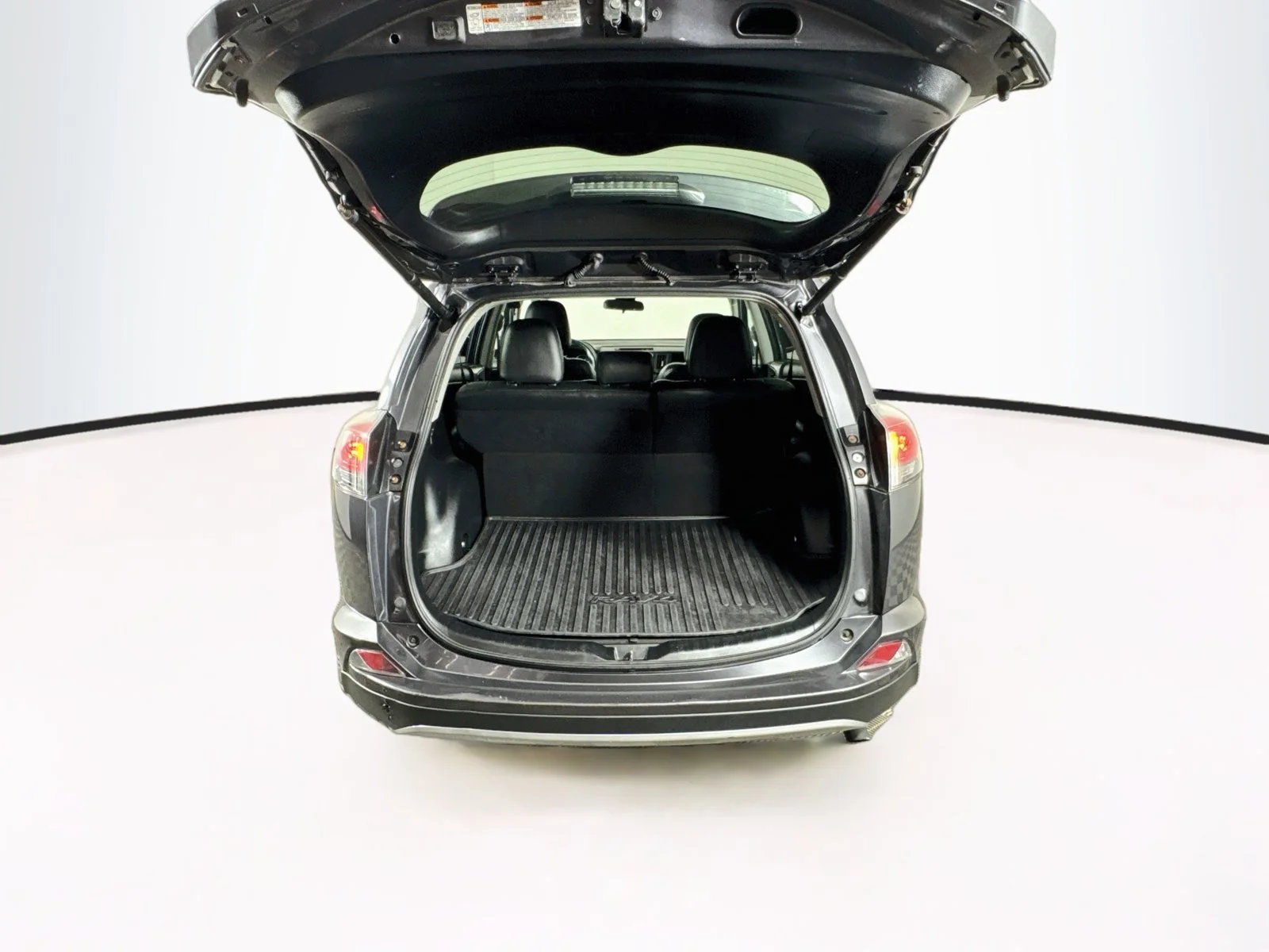 Used 2017 Gray Toyota XLE image 22