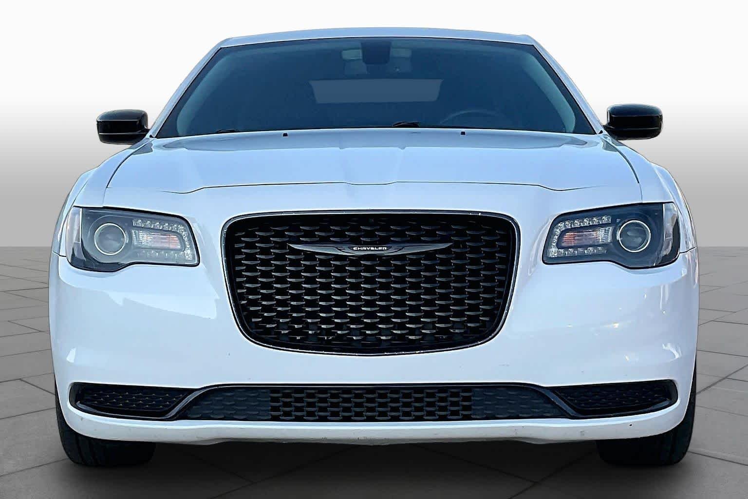 Used 2021 Bright White Clearcoat Chrysler Touring image 3